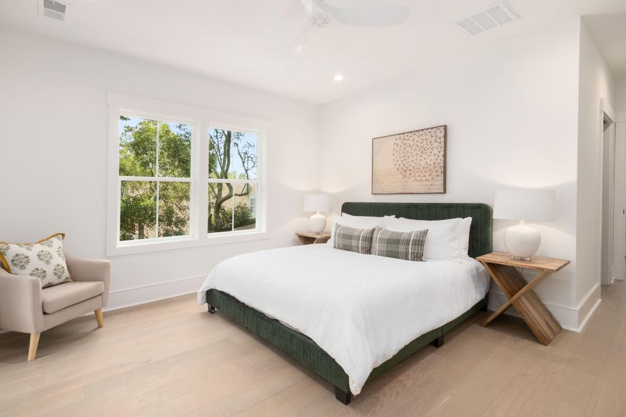 Furnished interior view inside a new home in , Edisto Island (Image 16).