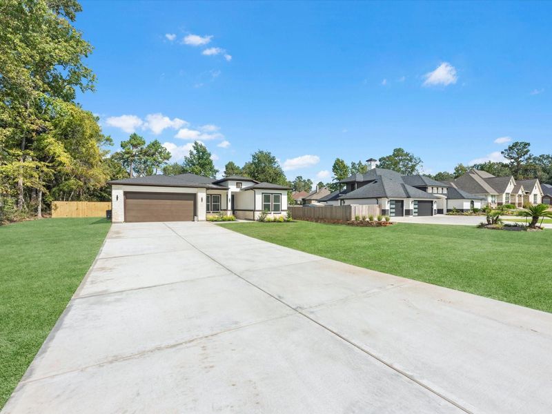 Exterior details and patio area of a home in , Montgomery (Image 35).