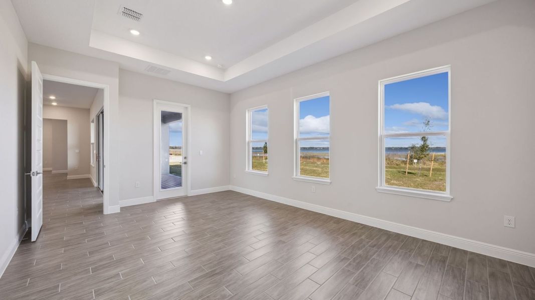 Representative unfurnished interior of a home built from the Everett by D.R. Horton in Buena Lago, St. Cloud (Image 20).