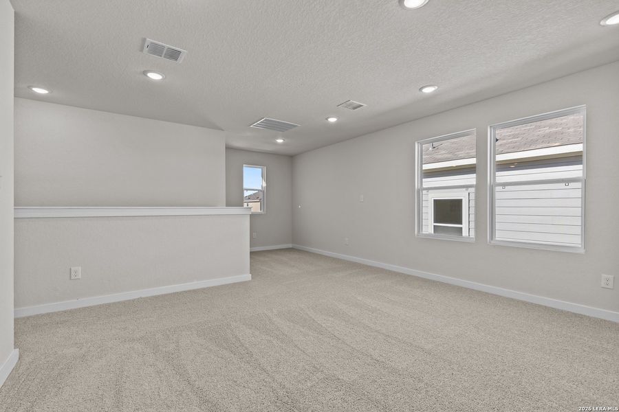 Spacious, unfurnished interior of a new home in Mesa Vista, San Antonio (Image 20). Spacious, unfurnished interior of a new home in Mesa Vista, San Antonio (Image 20).