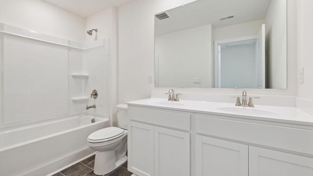 Furnished interior view inside a new home in Emory Creek, Harriman (Image 8).