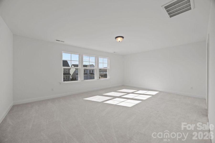 Spacious, unfurnished interior of a new home in Lakeside Glen, York (Image 40). Spacious, unfurnished interior of a new home in Lakeside Glen, York (Image 40).