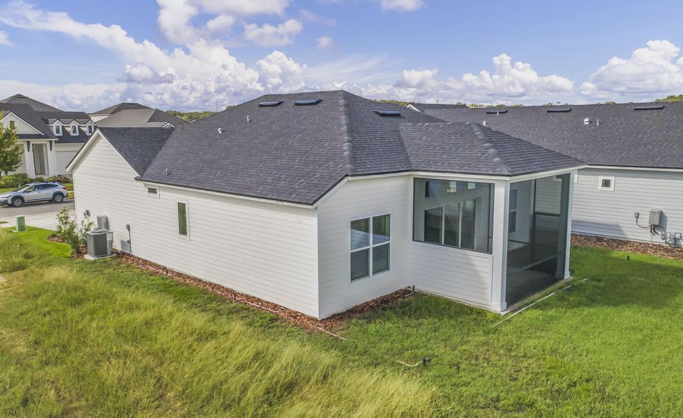 Exterior details and patio area of a home in Oakmont, Gainesville (Image 2).