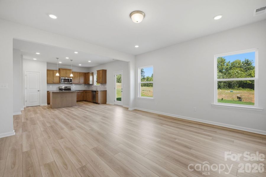 Spacious, unfurnished interior of a new home in Catawba Trace, Catawba (Image 30).