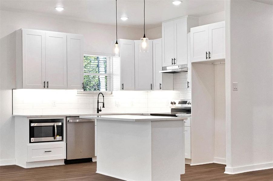 Furnished interior view inside a new home in , Payne Springs (Image 17). Furnished interior view inside a new home in , Payne Springs (Image 17).