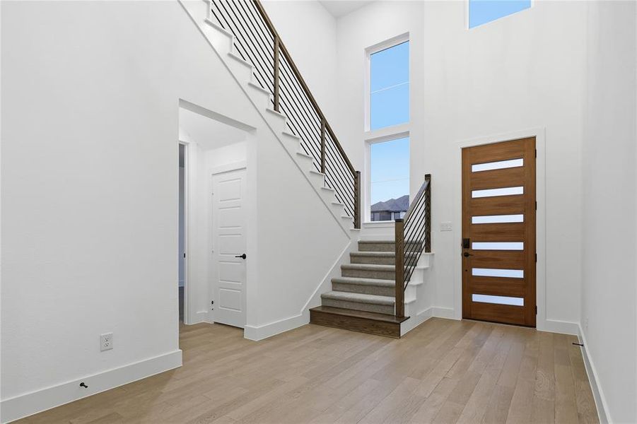 Spacious, unfurnished interior of a new home in Pecan Grove, Cross Timber (Image 11).