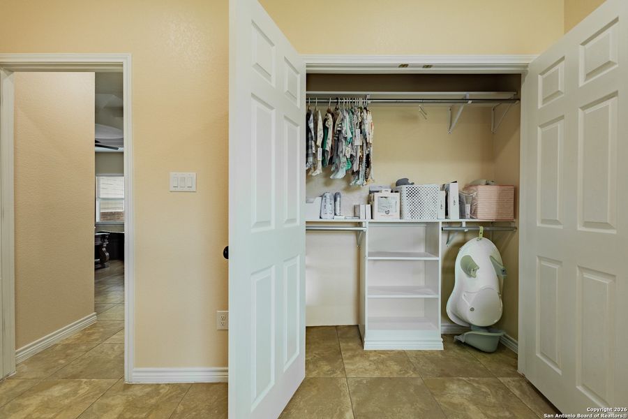 Furnished interior view inside a new home in , Uvalde (Image 5).