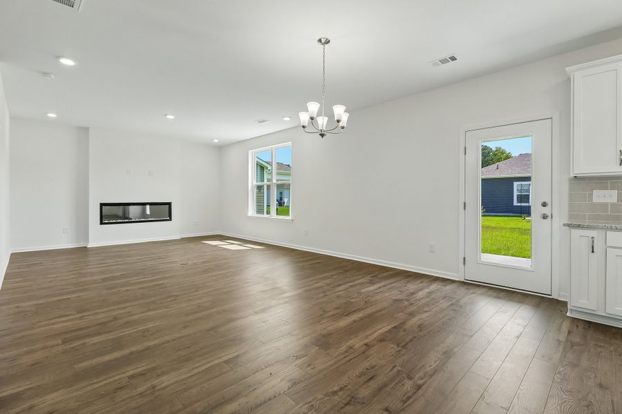 Spacious, unfurnished interior of a new home in Somerset, Myrtle Beach (Image 20).