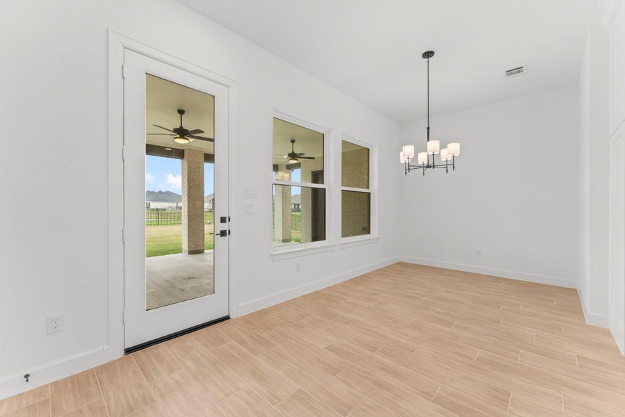 Spacious, unfurnished interior of a new home in , Tomball (Image 43).
