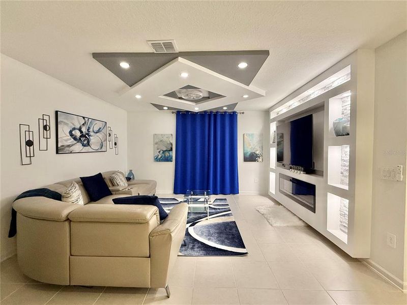 Furnished interior view inside a new home in Hunt Club Groves: Manor Key Collection, Lake Wales (Image 11). Furnished interior view inside a new home in Hunt Club Groves: Manor Key Collection, Lake Wales (Image 11).