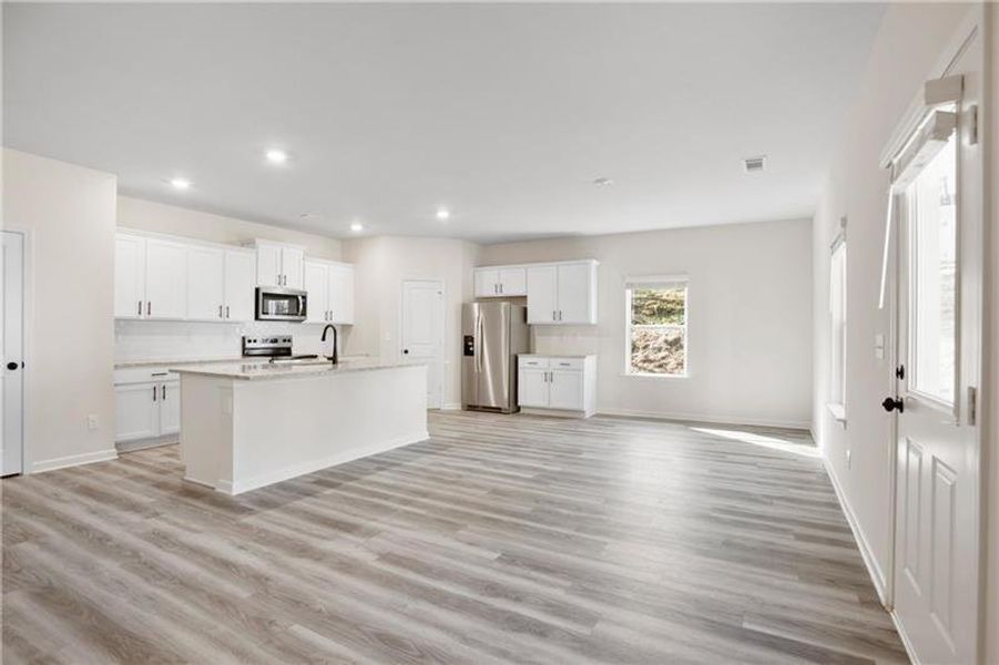 Spacious, unfurnished interior of a new home in , Buford (Image 18).