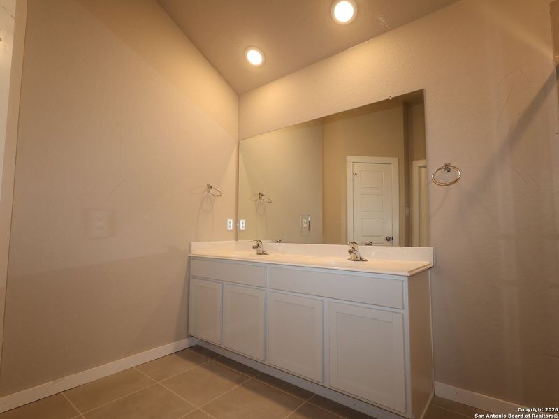 Furnished interior view inside a new home in Winding Brook, San Antonio (Image 14).