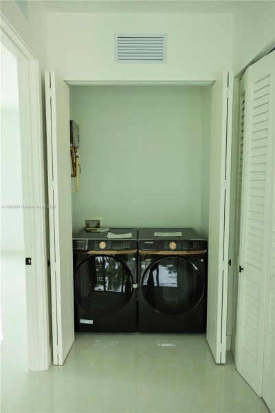 Furnished interior view inside a new home in , Miami (Image 6).