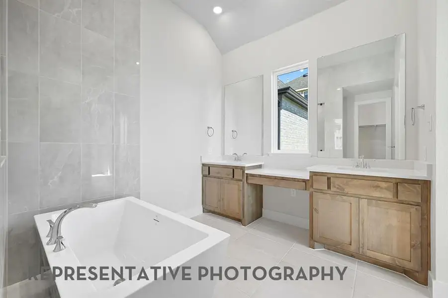 Furnished interior view inside a new home in Canyon Creek Estates, Sherman (Image 5).