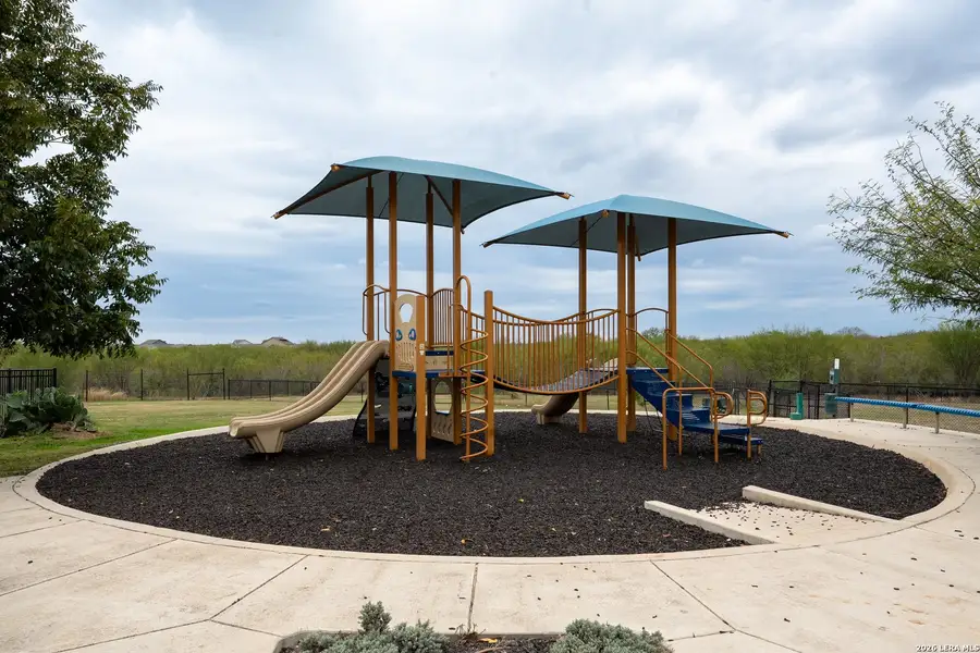 Community amenities in Mission del Lago, San Antonio (Image 15). Community amenities in Mission del Lago, San Antonio (Image 15).