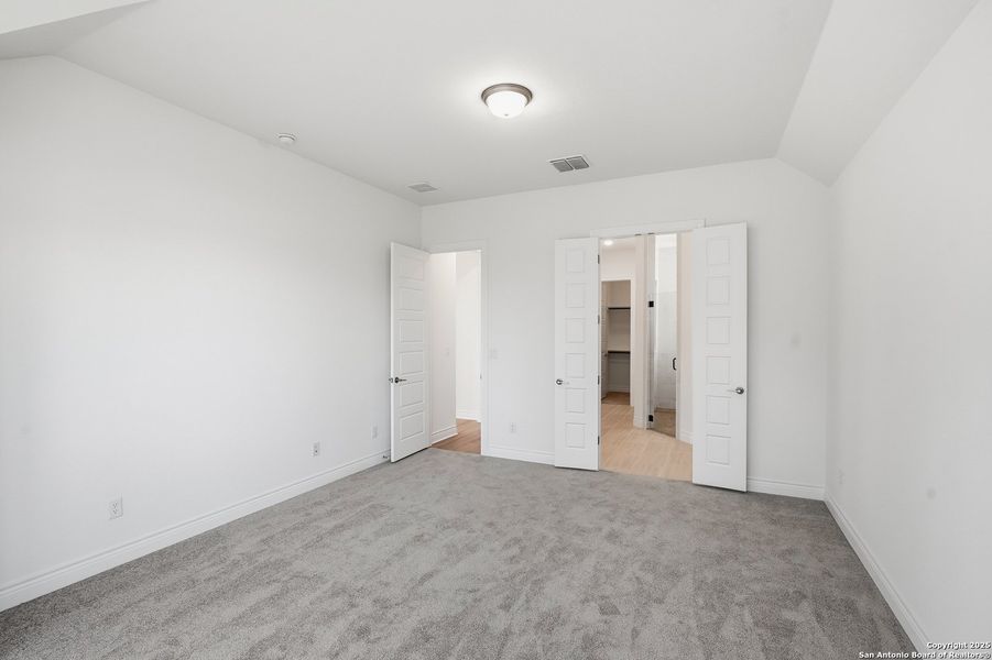 Spacious, unfurnished interior of a new home in Bison Ridge, San Antonio (Image 20). Spacious, unfurnished interior of a new home in Bison Ridge, San Antonio (Image 20).