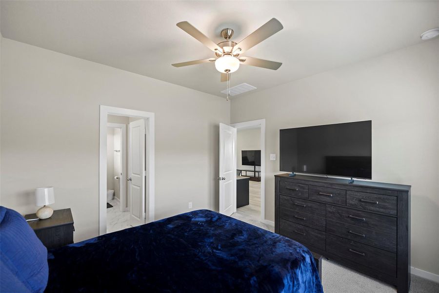 Furnished interior view inside a new home in Laurel Landing, Alvin (Image 7).