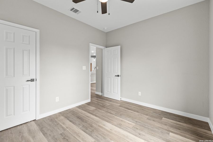 Spacious, unfurnished interior of a new home in , San Antonio (Image 20).