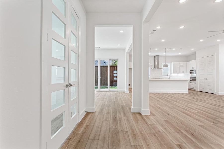 Spacious, unfurnished interior of a new home in , Richardson (Image 32).