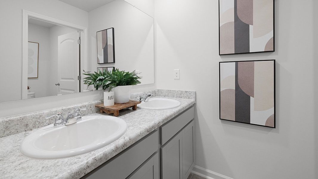 Representative interior finishes for a home built from the Hayden by D.R. Horton in Oaks at Cedar Grove, Fairburn (Image 19).