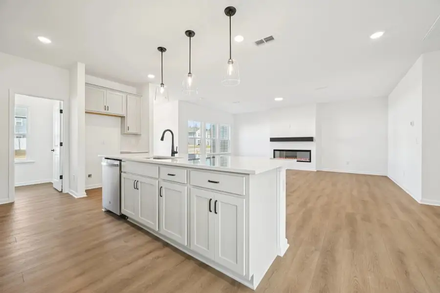 Representative images and renderings are for illustrative purposes. Actual structural options and design finishes of home may vary. Representative images and renderings are for illustrative purposes. Actual structural options and design finishes of home may vary.
