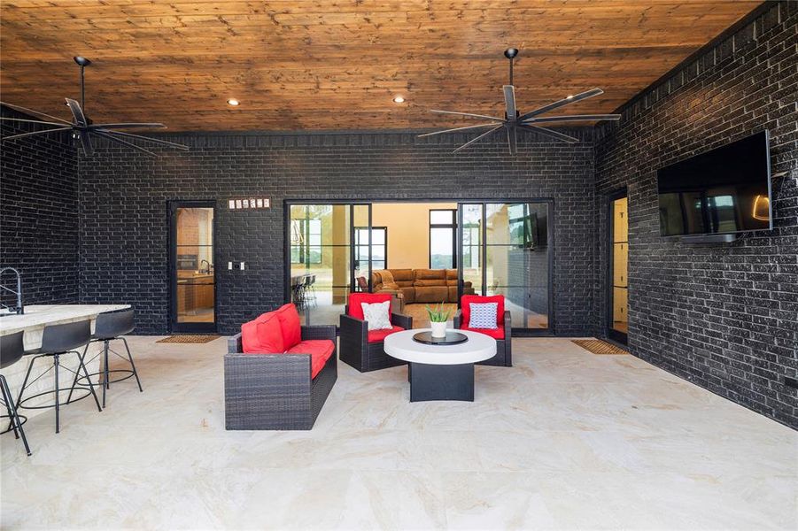 Community amenities in , Hallsville (Image 29).