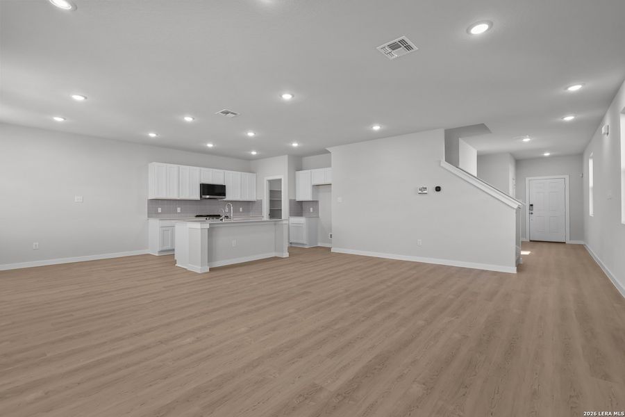 Spacious, unfurnished interior of a new home in Millican Grove, San Antonio (Image 15).