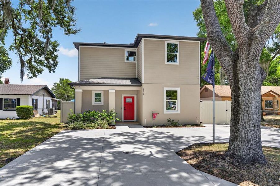 Front exterior of a new home in , Eustis, FL, highlighting curb appeal (Image 1). Front exterior of a new home in , Eustis, FL, highlighting curb appeal (Image 1).