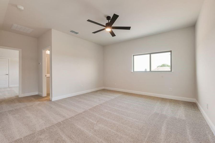 Spacious, unfurnished interior of a new home in , Whitesboro (Image 14).