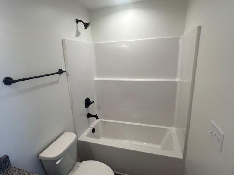 Image 19 of a home in Cleveland Meadows.