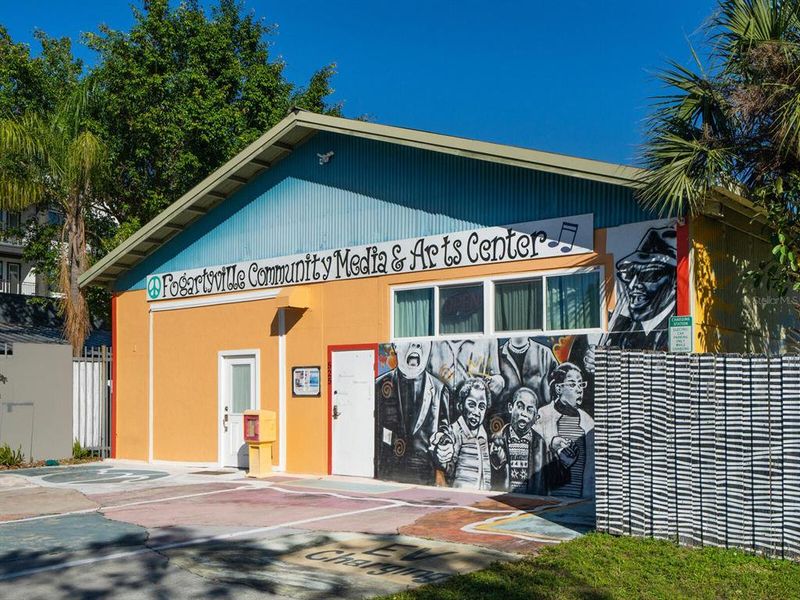 Image 8 of a home in .