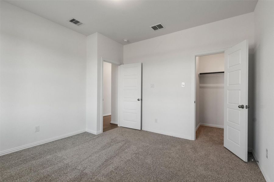 Spacious, unfurnished interior of a new home in Creekhaven, Arcola (Image 18). Spacious, unfurnished interior of a new home in Creekhaven, Arcola (Image 18).