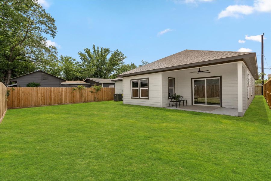 Exterior details and patio area of a home in , Houston (Image 4).