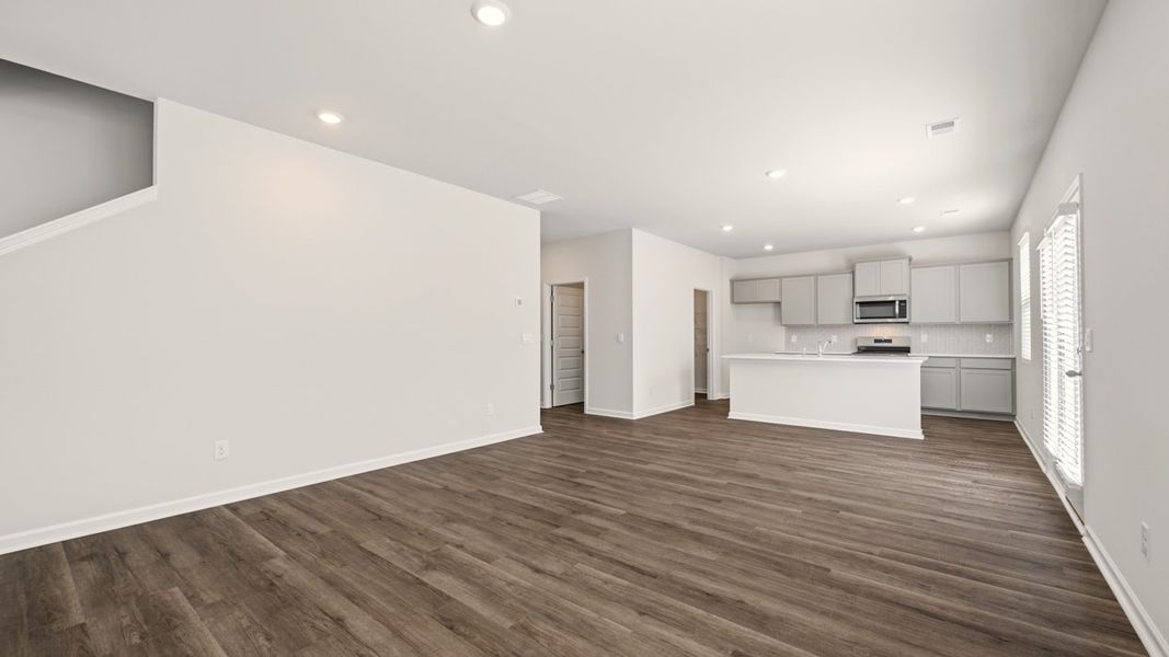 Spacious, unfurnished interior of a new home in Poplar Preserve, Newnan (Image 17).