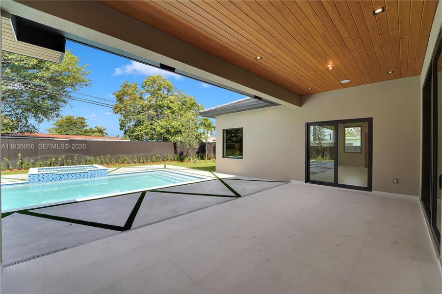 Exterior details and patio area of a home in , Miami (Image 36).