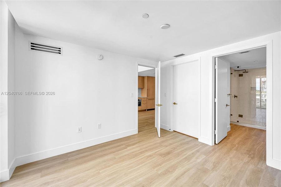 Spacious, unfurnished interior of a new home in , Miami (Image 19).