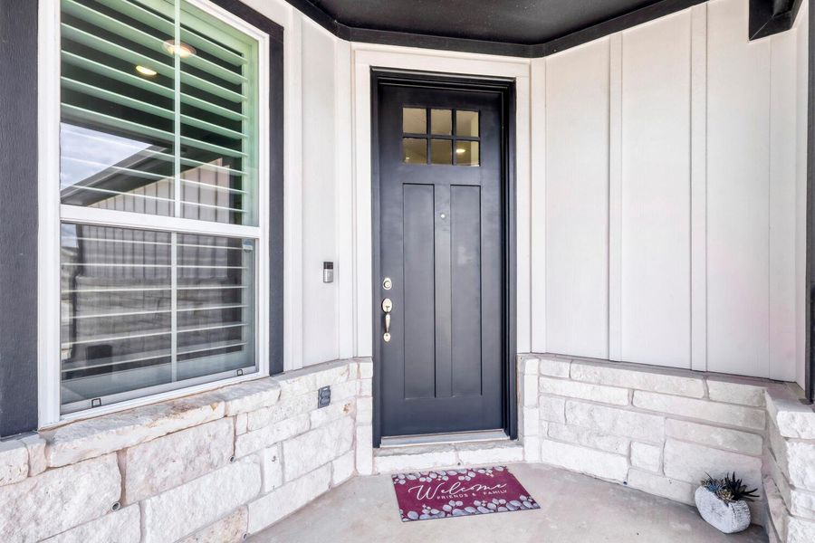 Exterior details and patio area of a home in Sun City Texas, Georgetown (Image 4). Exterior details and patio area of a home in Sun City Texas, Georgetown (Image 4).
