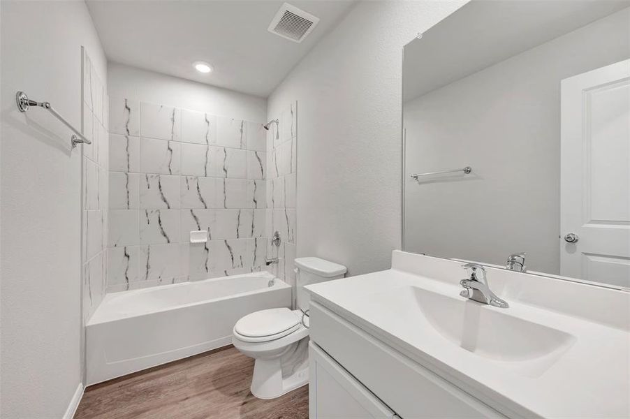 Furnished interior view inside a new home in Lane Ranch, Sanger (Image 18).
