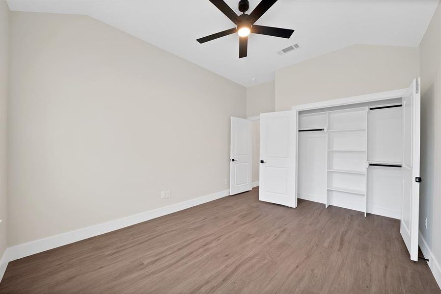 Spacious, unfurnished interior of a new home in , Dallas (Image 19).