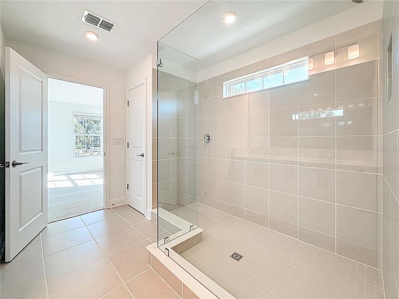 Furnished interior view inside a new home in , St. Petersburg (Image 8).