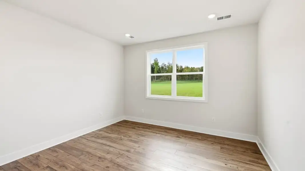 Spacious, unfurnished interior of a new home in Spring Ridge Reserve, Anderson (Image 34).