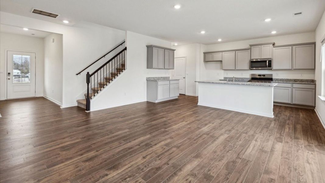Spacious, unfurnished interior of a new home in Catlett Cove, Knoxville (Image 10).