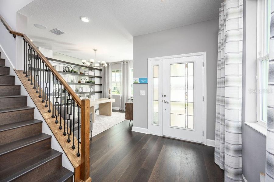 Image 27 of a home in Center Lake on the Park. Image 27 of a home in Center Lake on the Park.