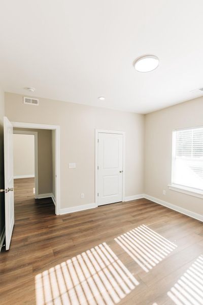 Spacious, unfurnished interior of a new home in , Walterboro (Image 15).