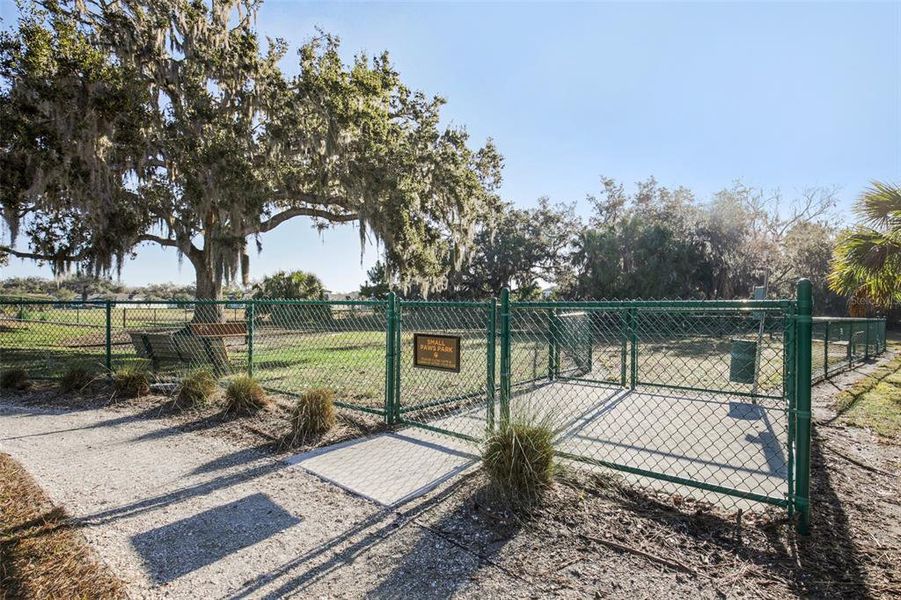 Community amenities in , Parrish (Image 30).