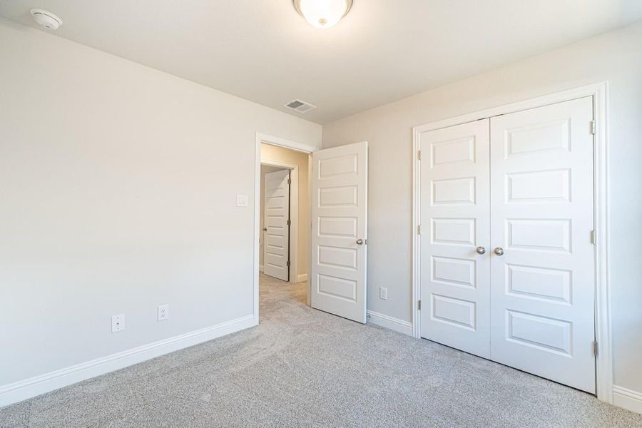 Spacious, unfurnished interior of a new home in Stonebrooke, Conroe (Image 22).