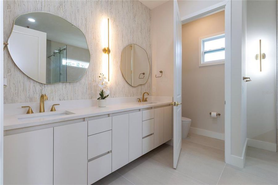 Furnished interior view inside a new home in , Tampa (Image 5).