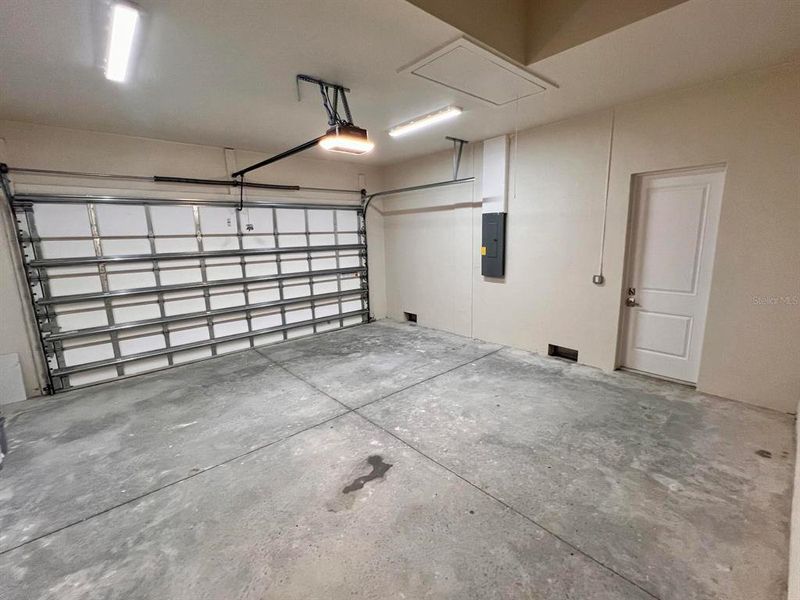 Spacious, unfurnished interior of a new home in , Rotonda West (Image 20).
