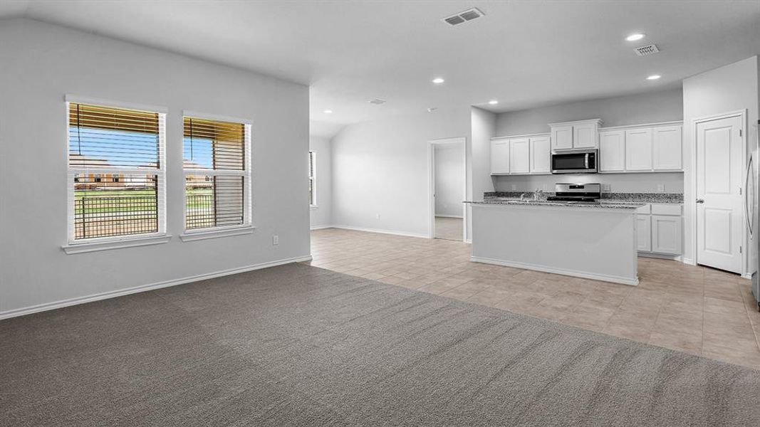Spacious, unfurnished interior of a new home in , Fort Worth (Image 12).