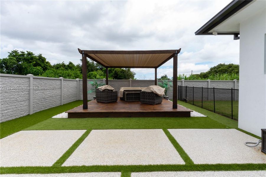 Image 40 of a home in .